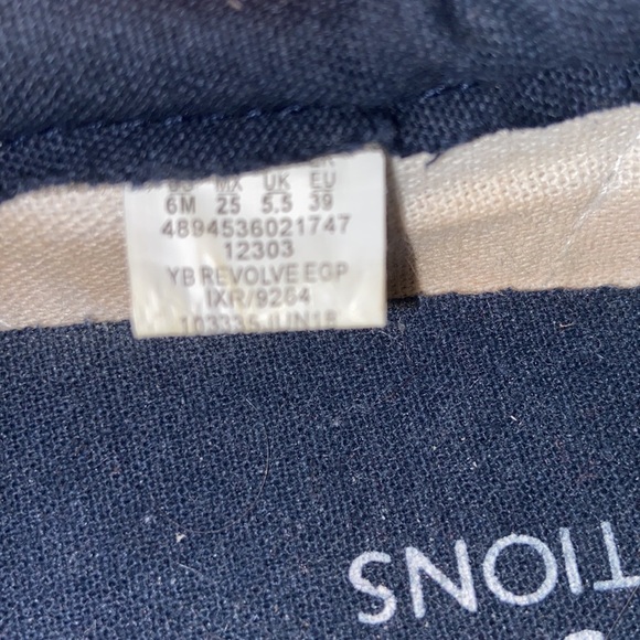 Shoes - Picture 4 of 5